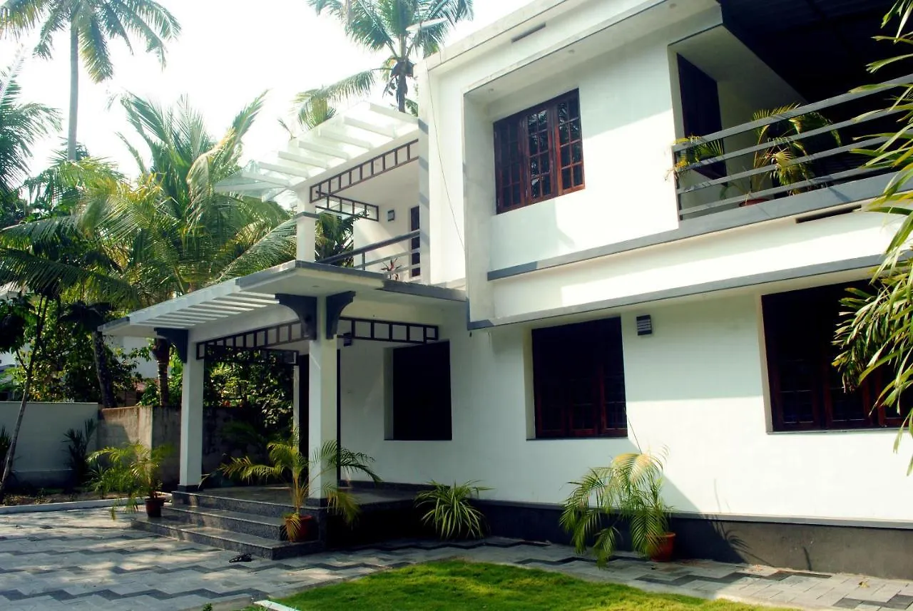 Nice Villa Irimbranallur Indien